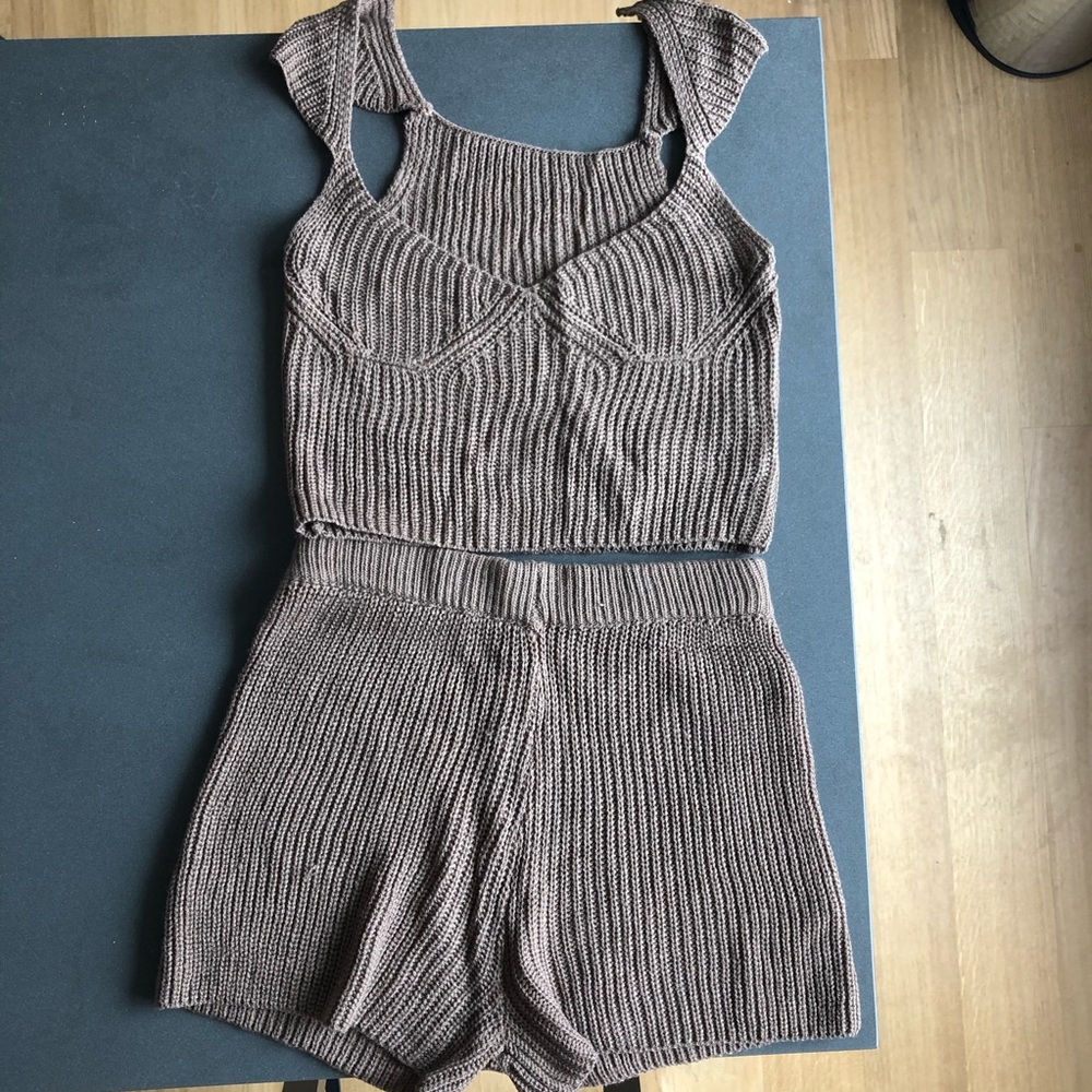 Knit Set Size:M